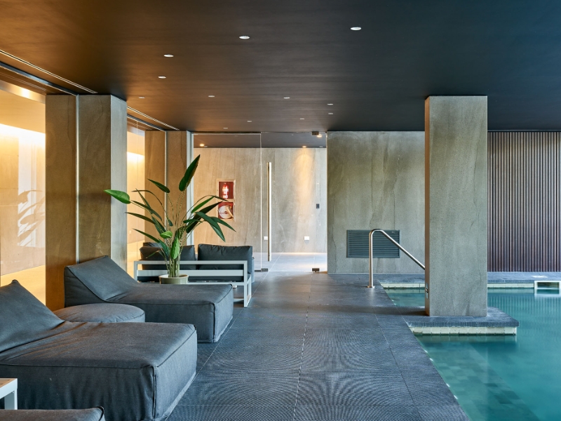 Pool Indoor