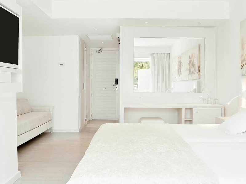 Room Triple