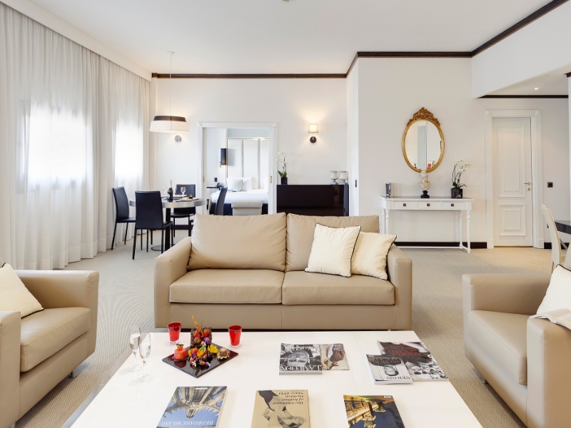 Presidential Suite Lounge