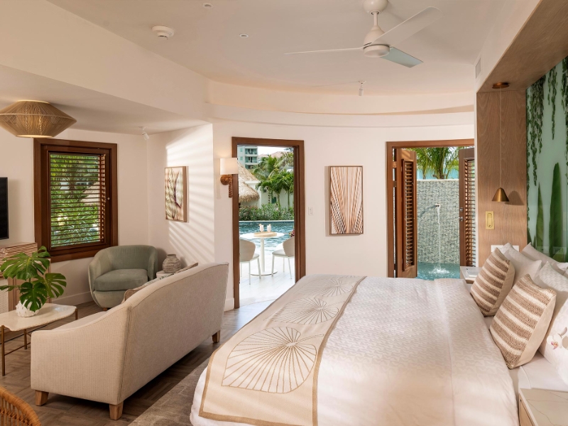 Coyaba Sky Villa Swim up Rondoval Butler Suite