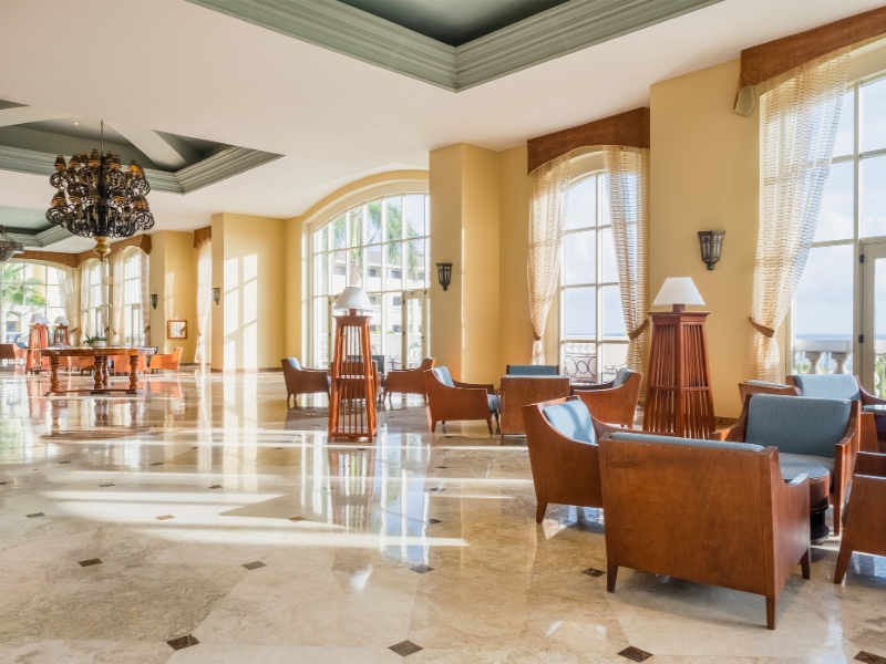 Lobby Bar Blue Mountain