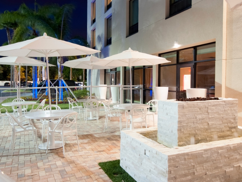 Outdoor Patio and firepit