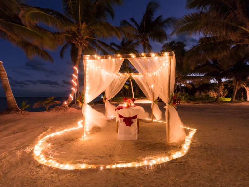 Romantic Beach Dinner
