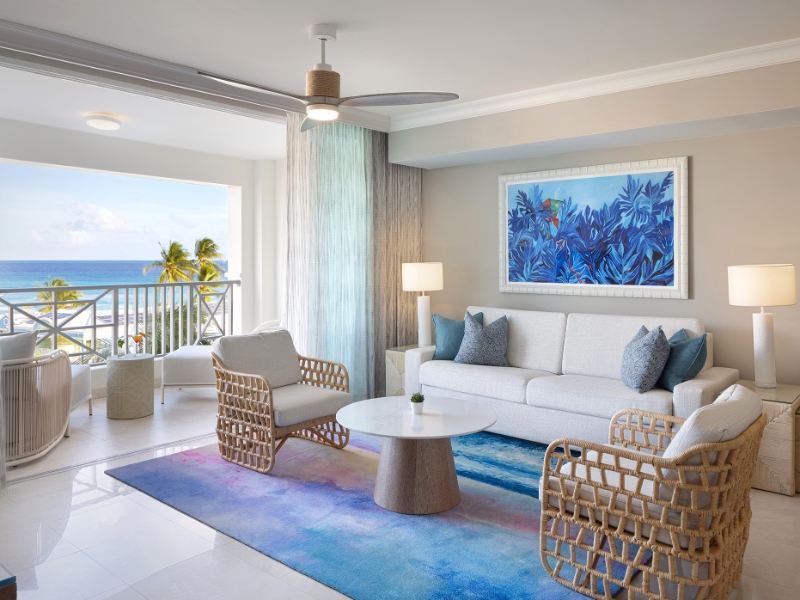 Luxury Concierge One and Two Bedroom Bayview Lounge