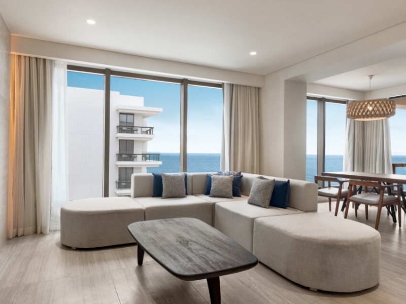 Deluxe Ocean Front One Bedroom Suite