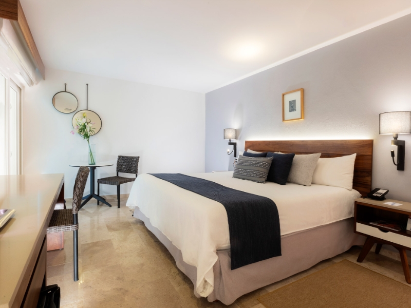 Deluxe King Bed