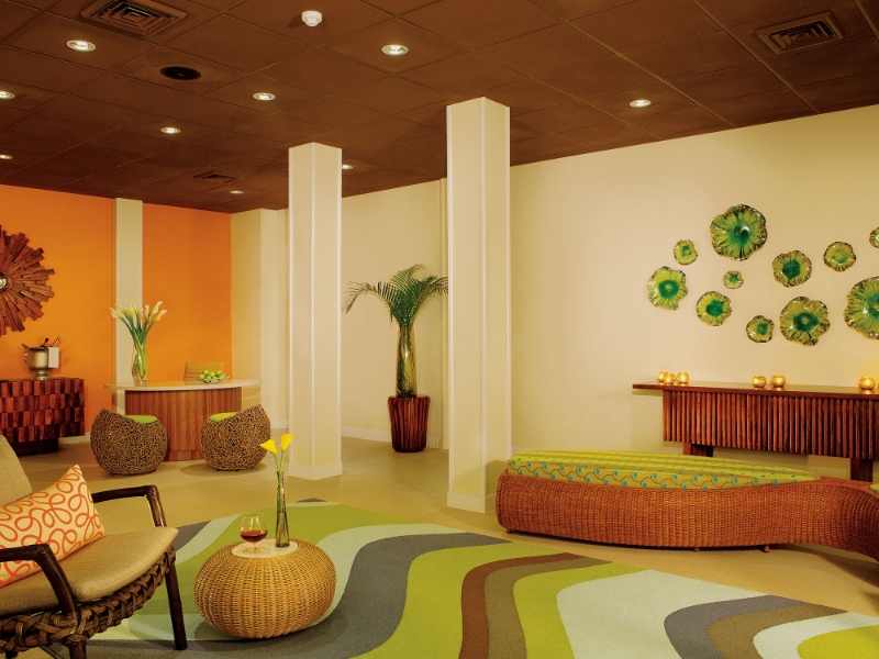 Sun Club Lounge