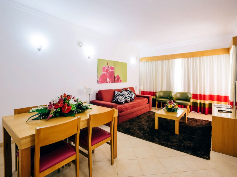 Deluxe One Bedroom Apartment