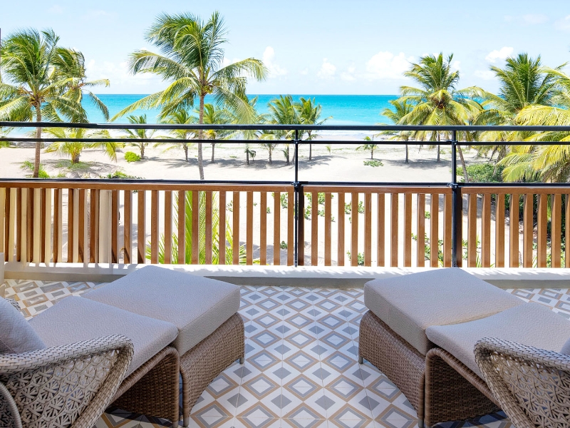 Junior OceanFront Balcony