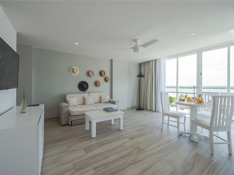 Junior Suite Sunset View Living room