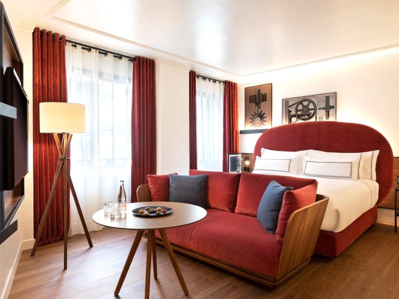 Singular Extra Room