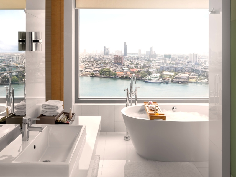 Corner Suite Bathroom