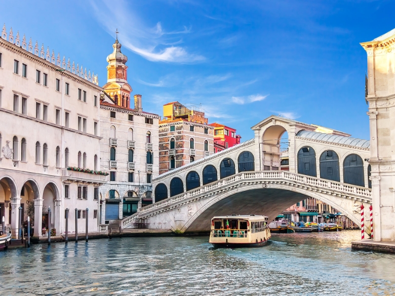 Vaporetto Rialto Bridge