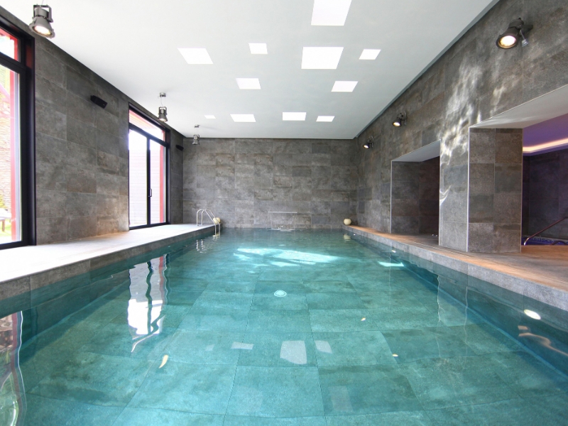 Pool Indoor