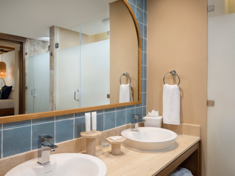 Suite SwimUp Bathroom