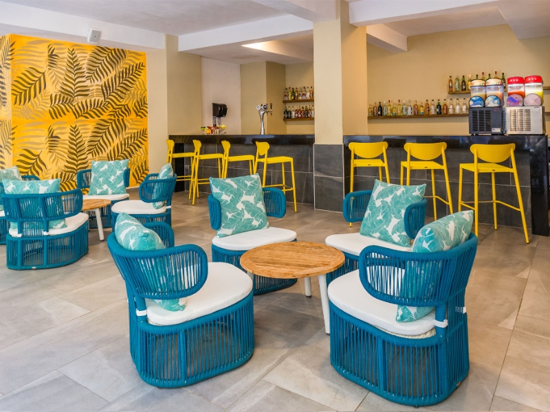 Pool Bar