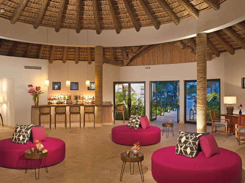 Preferred Club Lounge