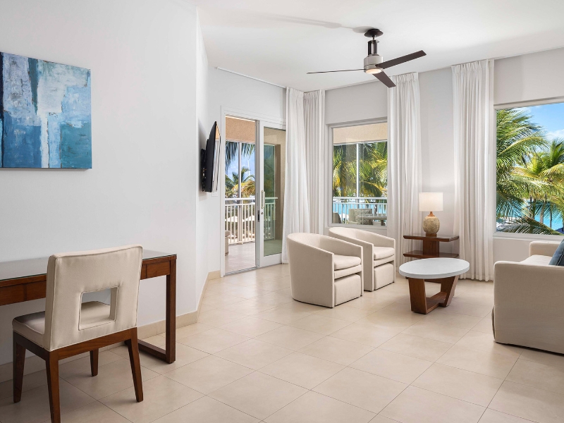 Blue Haven three bedroom oceanfront Living room