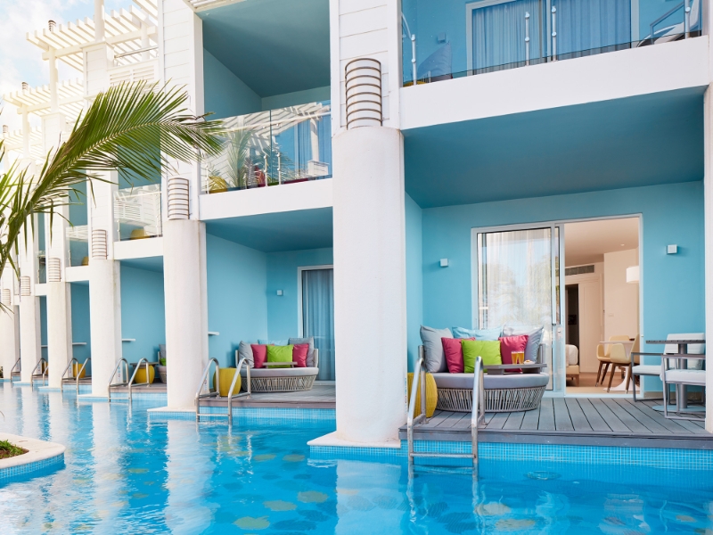 Swim Up Suite