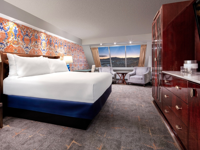 Pyramid Premier King