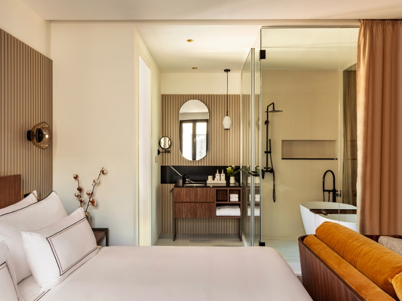 The Artist Junior Suite