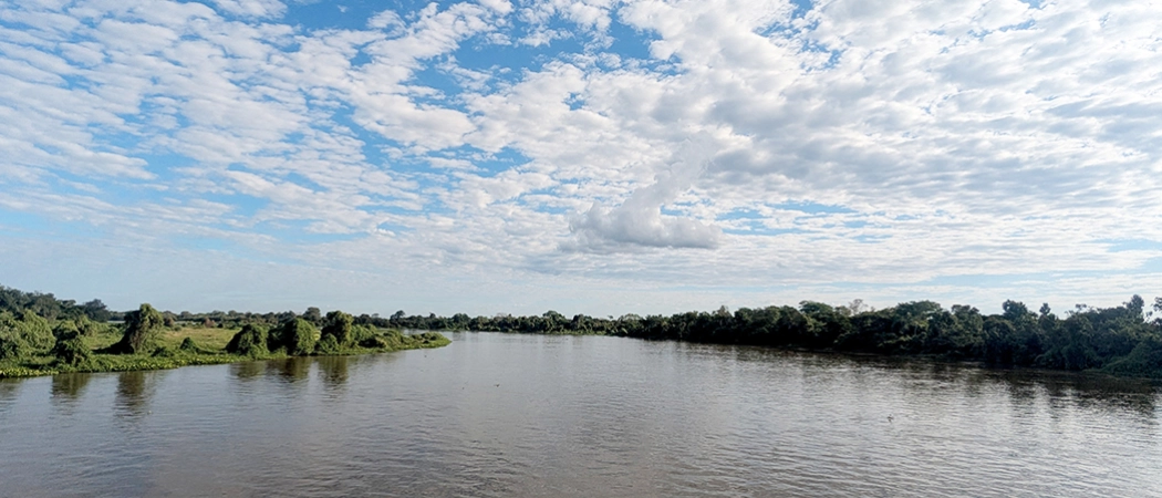A stunning landscape while sailing on the Cuiaba River
