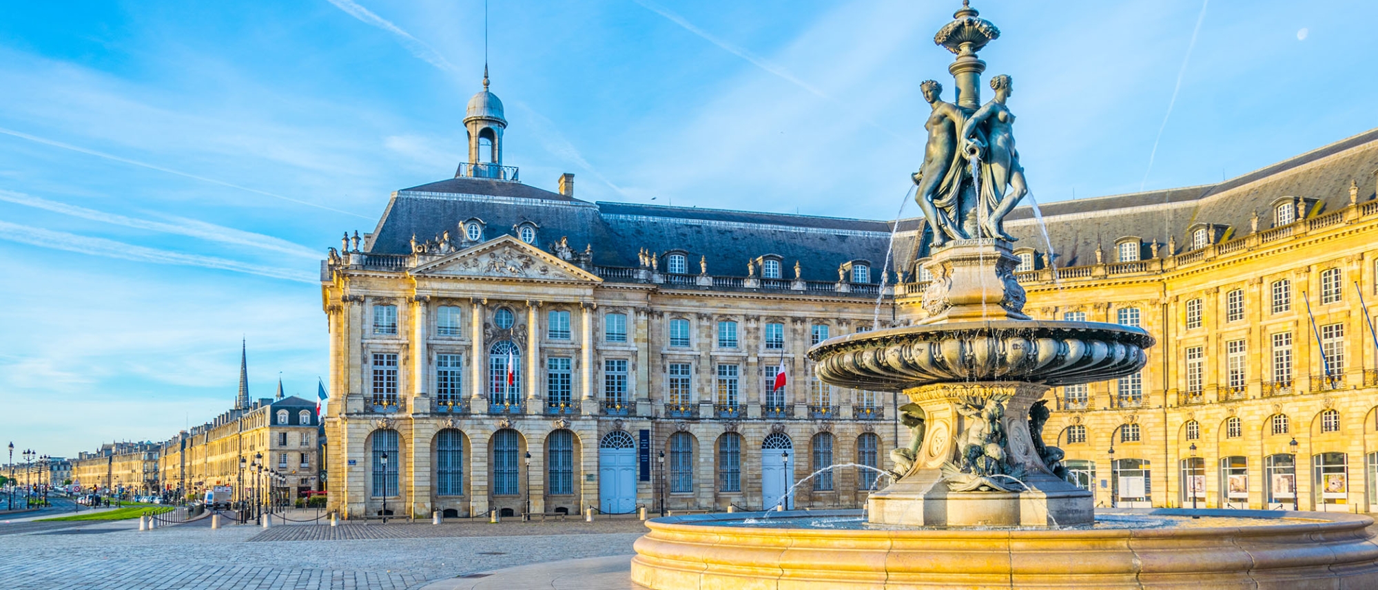 Place-de-la-Bourse-Bordeaux